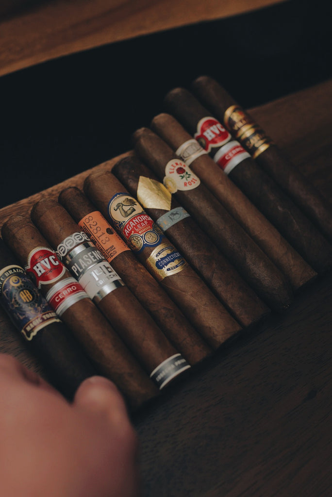 July 2022 Top 10 Cigar Sampler - [Cigar Club] - [cigar subscription]