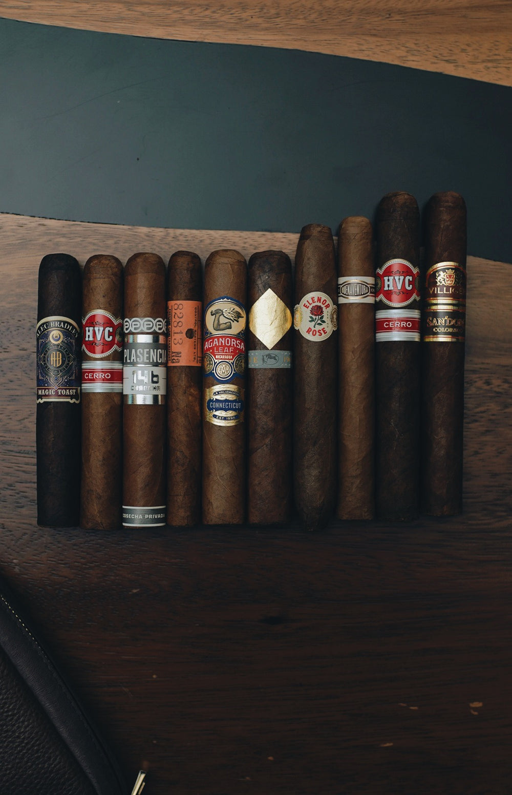 July 2022 Top 10 Cigar Sampler - [Cigar Club] - [cigar subscription]